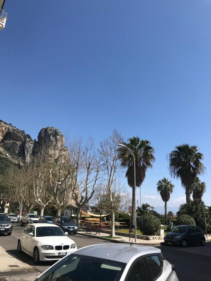 B E B Riviera Di Levante Terracina Exterior foto