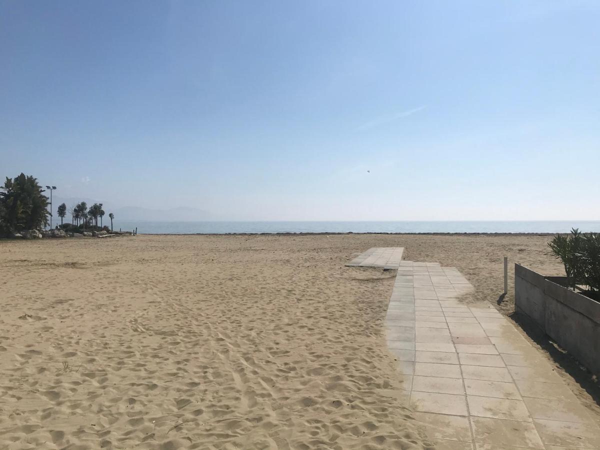 B E B Riviera Di Levante Terracina Exterior foto